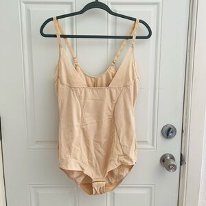 maidenform beige simple form fitting one piece body shapewear